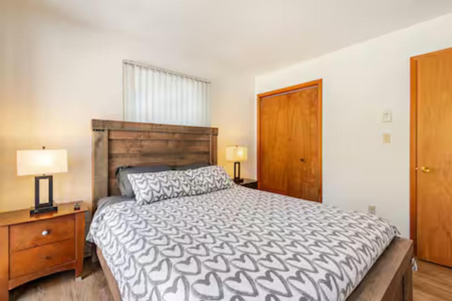 Cozy Cabin At Poconos With Hot Tub And Fire Pit East Stroudsburg Exterior foto